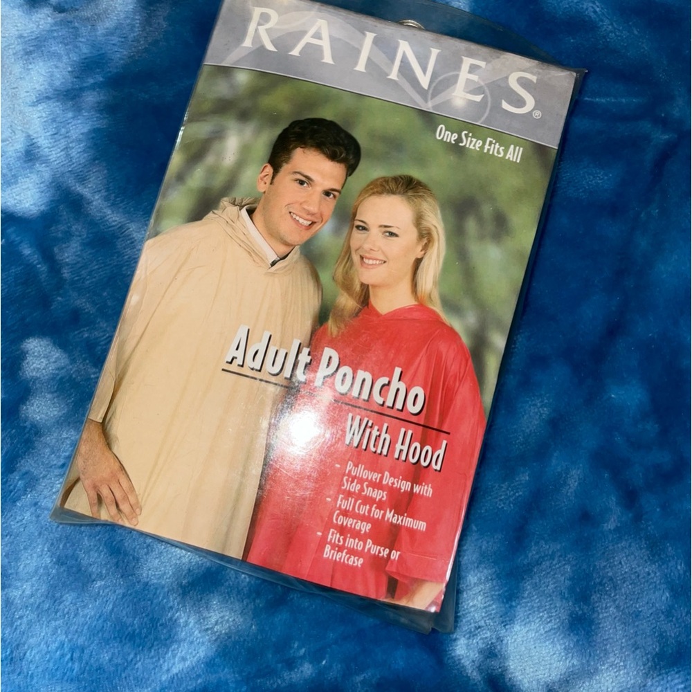 NWOT RAINES ADULT RAIN PONCHO WITH HOOD-One size fits all